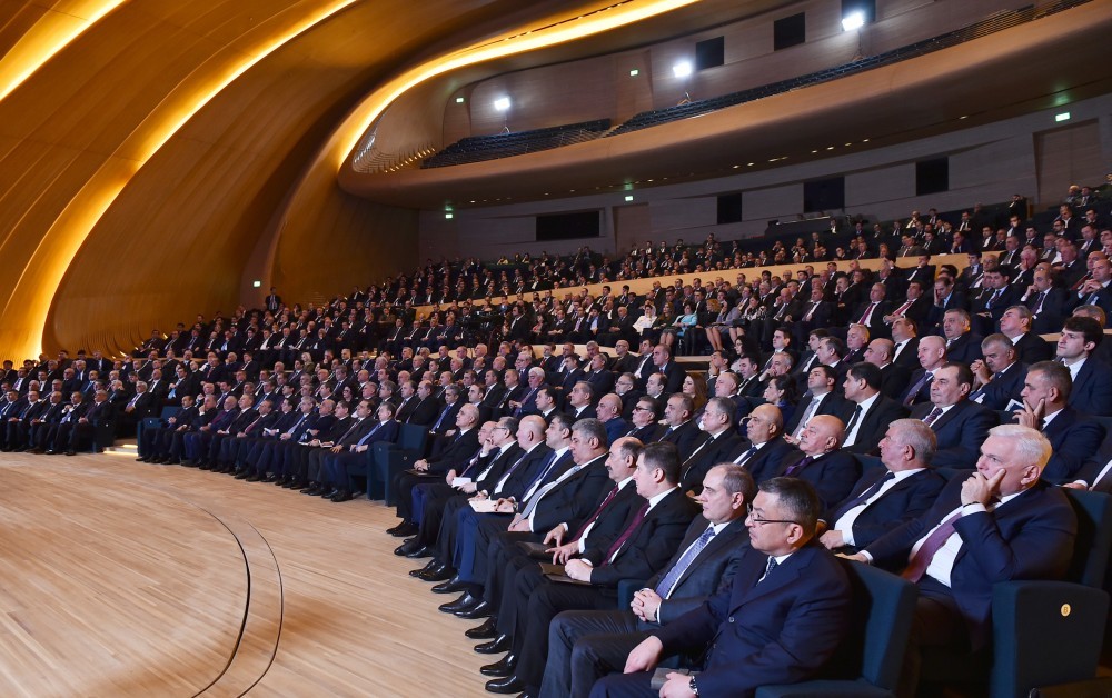 İlham Əliyev 4 ilin yekunlarına həsr olunan konfrans keçirdi - FOTOLAR-YENİLƏNİB